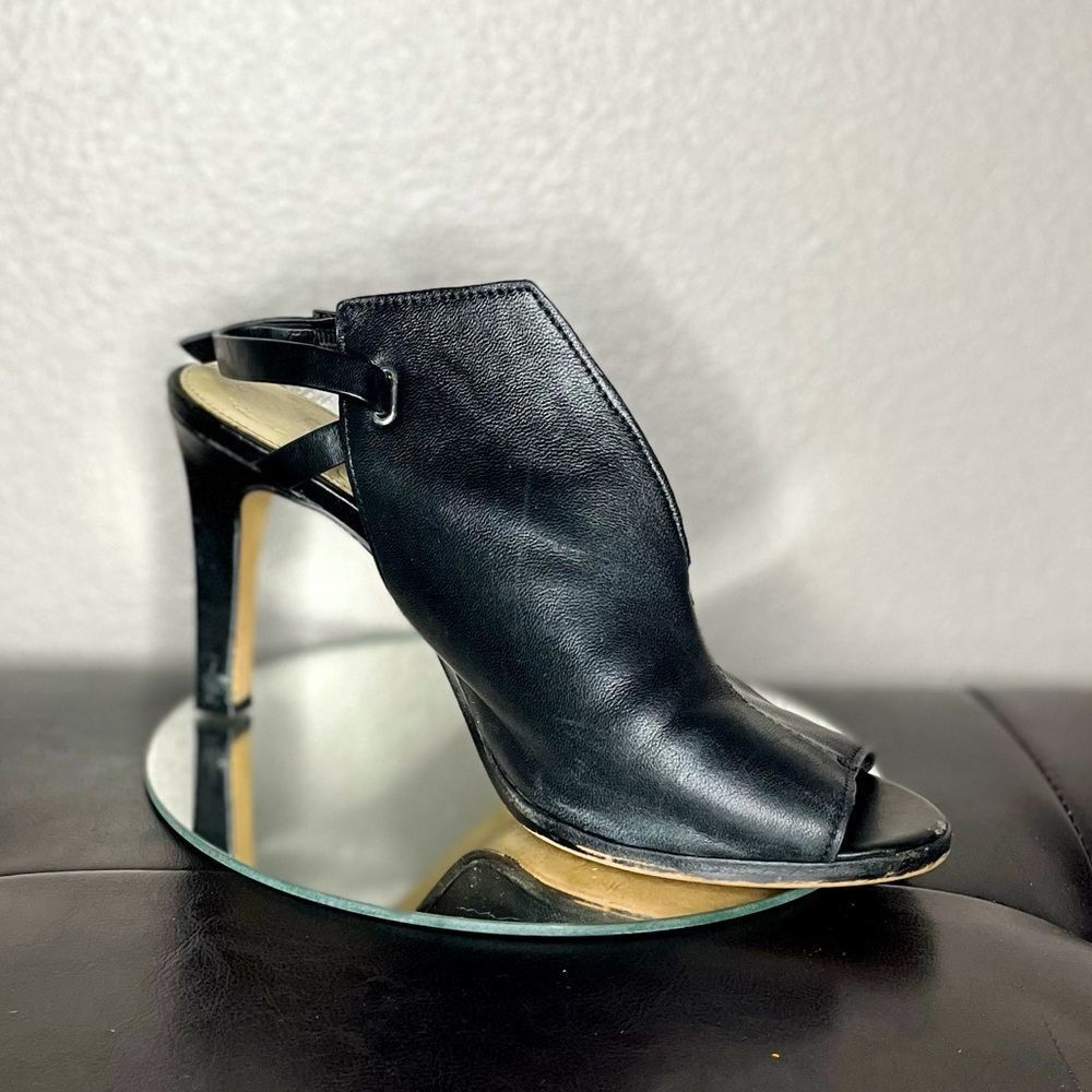 Vince Camuto Cutout Boot Heels Strap Heels Ankle Booties Buckle Size 7.5​​​ - Picture 4 of 12